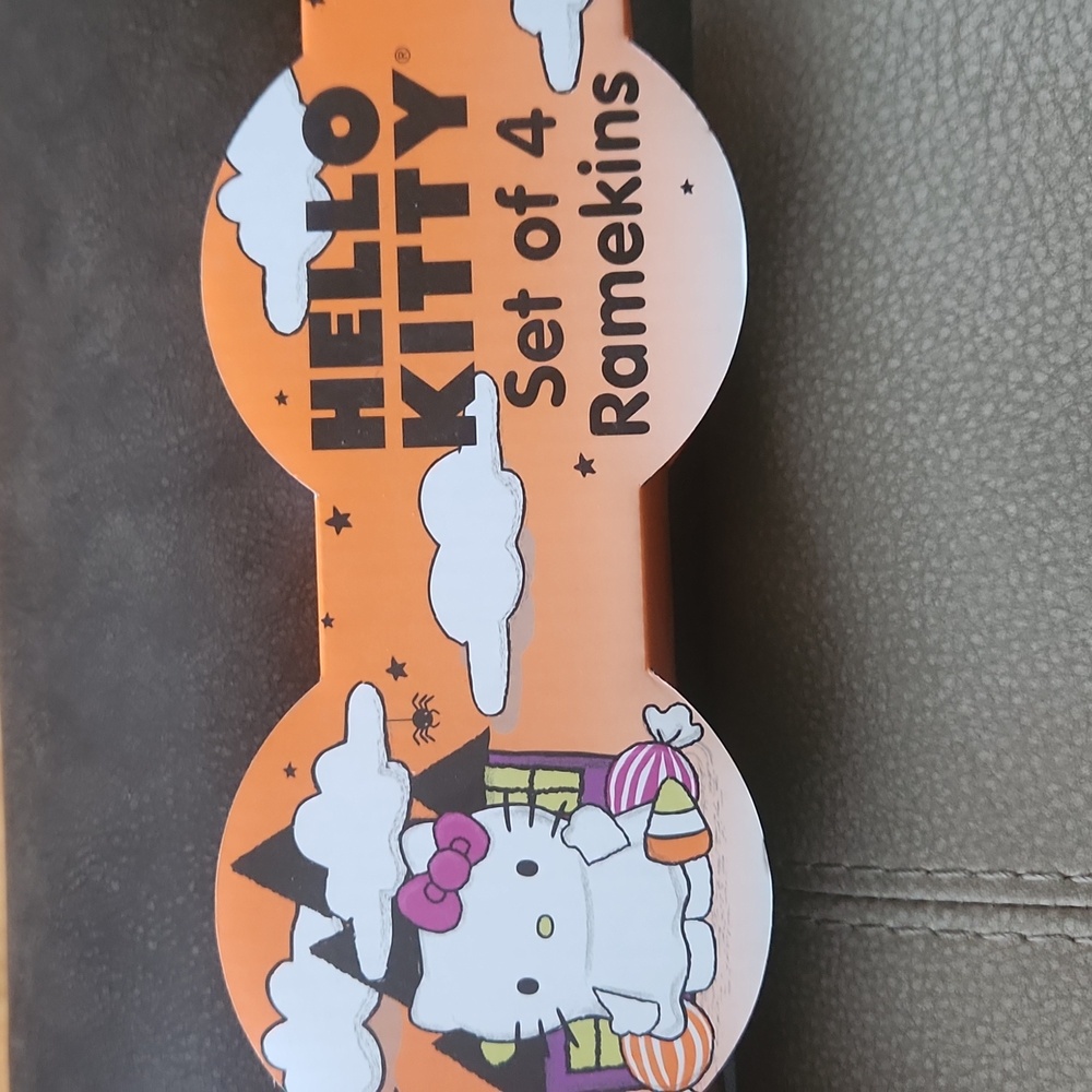 Hello Kitty Fall Ramekins Set Of 4 - Picture 2 of 2